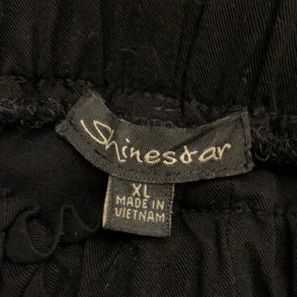 SHINESTAR | flowy black shorts - Picture 4 of 4